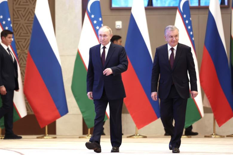 Владимир Путин и лидер Узбекистана Шавкат Мирзиёев