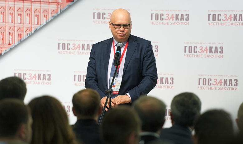 Алексей Лавров