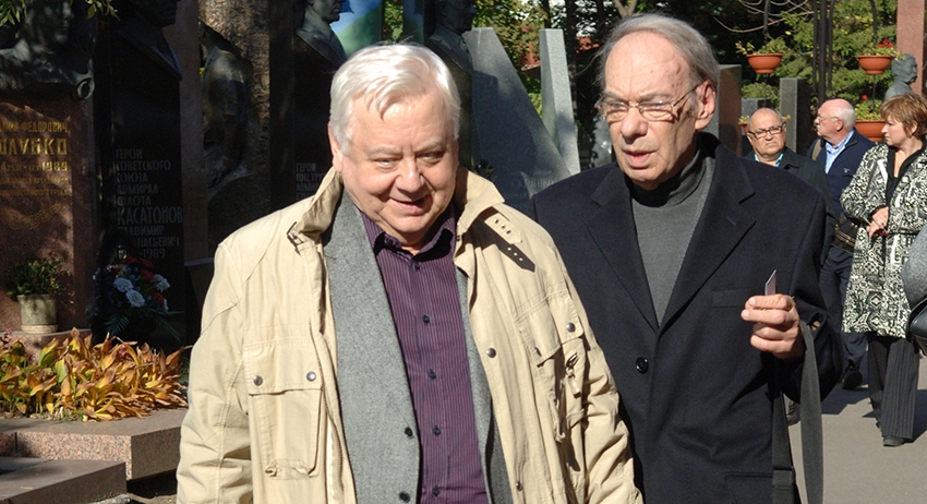 Народные артисты СССР Олег Табаков и Алексей Баталов