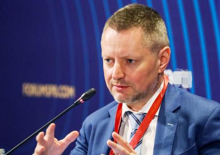 В Узбекистане отпустили Пивоварова и съемочную группу, изъяв флешки с видео