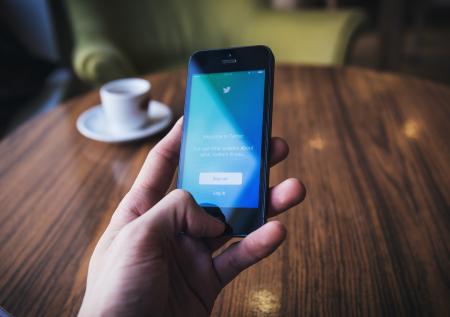 Twitter перестанет распространять сообщения белорусских государственных СМИ