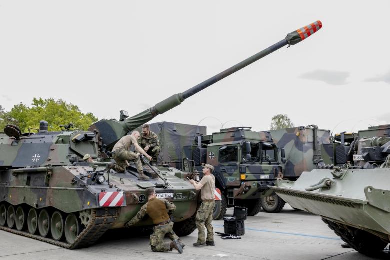 Немецкие самоходные артиллерийские установки PzH 2000