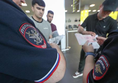 Посол в Душанбе рассказал о фобиях таджикистанцев при приезде в РФ