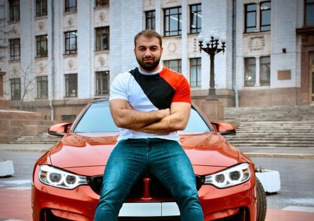 В аварии на Кутузовском проспекте в Москве погиб блогер Саид Губденский