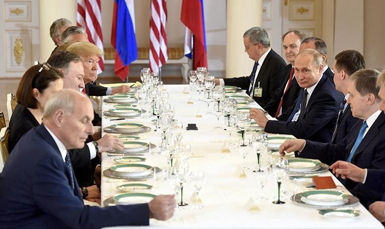 Президенты США и РФ Дональд Трамп и Владимир Путин