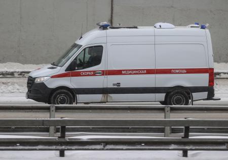 Замерзшего ребенка в одной пижаме нашли на улице в канун Рождества