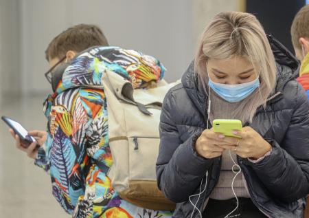 Врач оценила вред от вибрации смартфона для здоровья человека