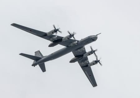 Стратегические бомбардировщики РФ поднялись в воздух над Тихим океаном