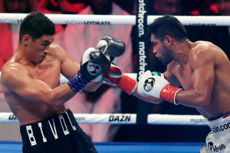 Дмитрий Бивол защитил титул чемпиона мира по версии WBA, победив Хильберто Рамиреса