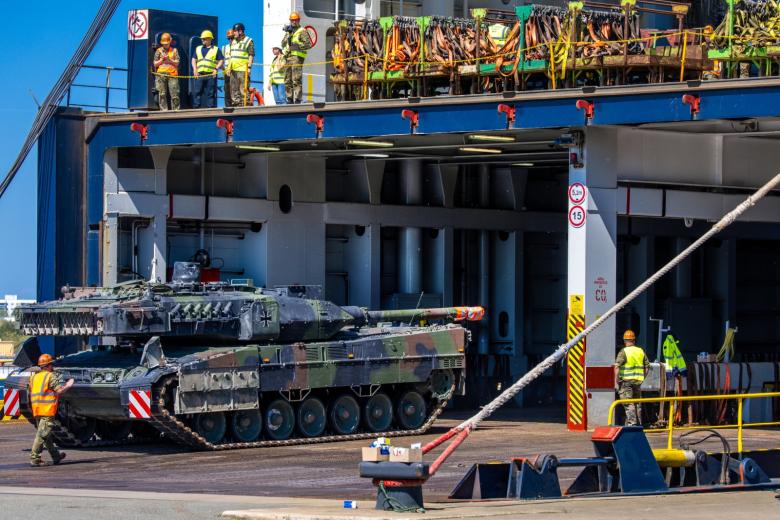 Транспортировка танка Leopard 2