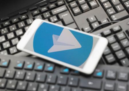 «Позорище»: почему критикуют новую функцию Telegram для выявления фейков