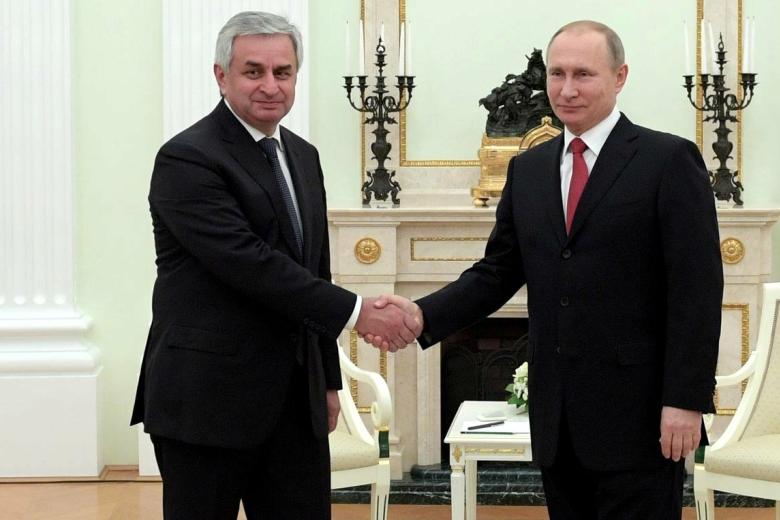 Рауль Хаджимба и Владимир Путин