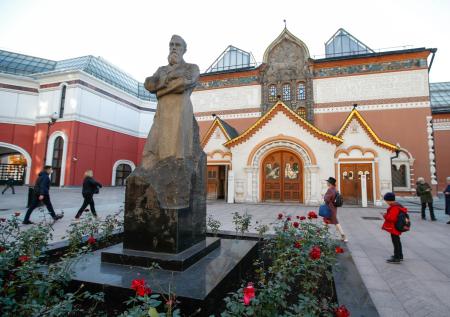 Третьяковская галерея получила полотна отца Ирины Волк