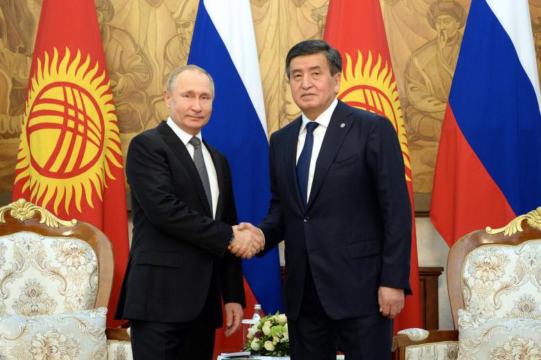 Владимир Путин и Сооронбай Жээнбеков (архивное фото)