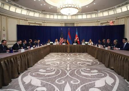Стартовала встреча глав МИД Азербайджана, Армении и госсекретаря США 