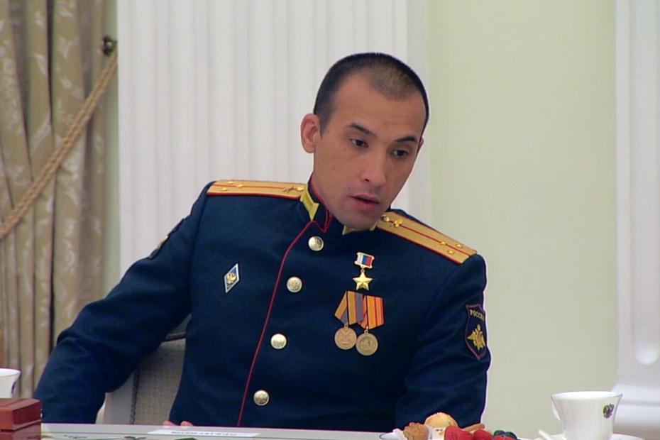 Член экипажа танка «Алеша» во время встречи с президентом РФ Владимиром Путиным в Кремле