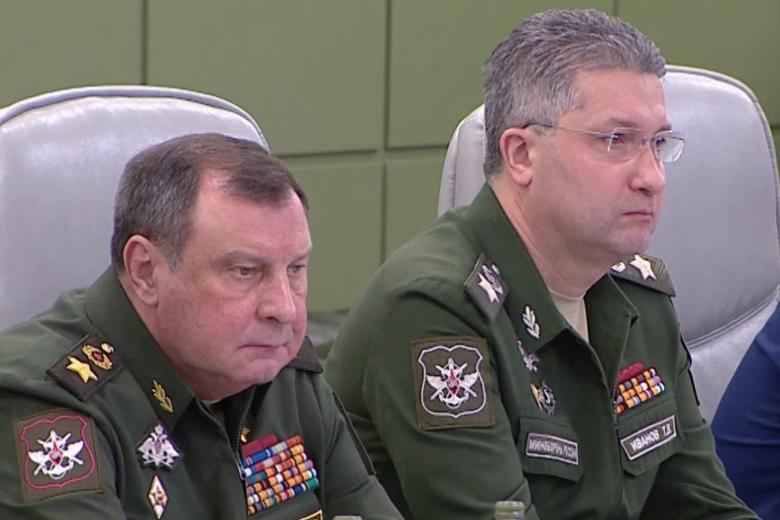 Заместитель министра обороны РФ генерал армии Дмитрий Булгаков и заместитель министра обороны РФ Тимур Иванов 