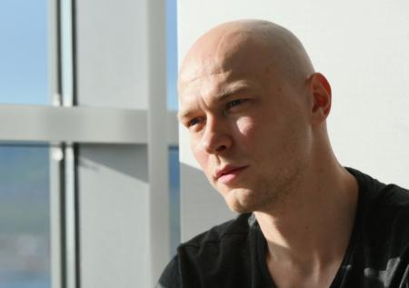 «Анора», Канны, личная жизнь, встреча с Джоли: где сейчас Юра Борисов