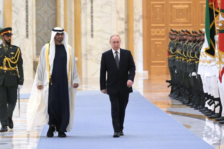 Президент России Владимир Путин с Президентом Объединенных Арабских Эмиратов Мухаммедом ибн Заидом Аль Нахайяном