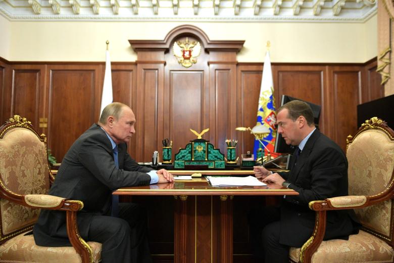 Владимир Путин и Дмитрий Медведев (архивное фото)