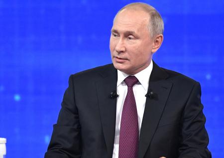 Путин объяснил уровень зарплат чиновников и глав госкомпаний