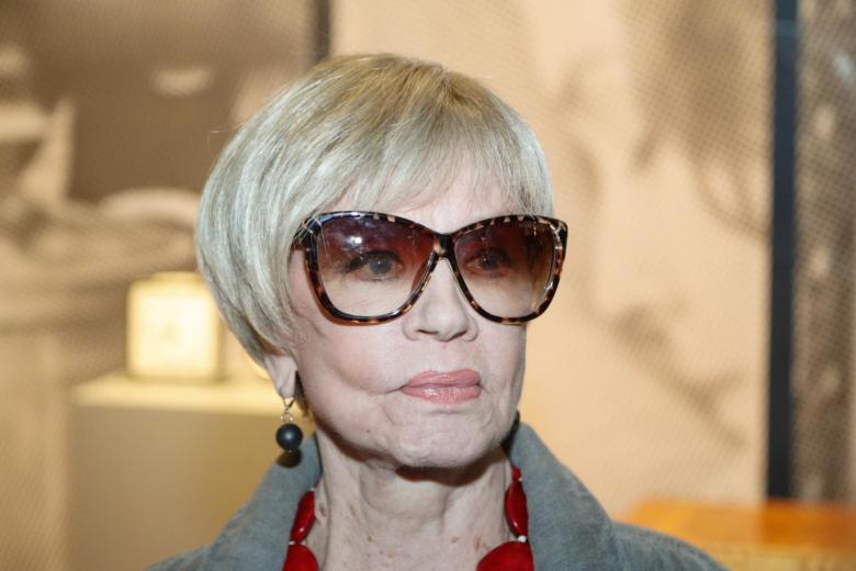 Вера Алентова