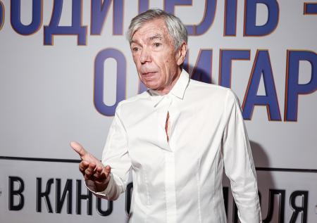 Mash: телеведущий Юрий Николаев стал забывать свое имя