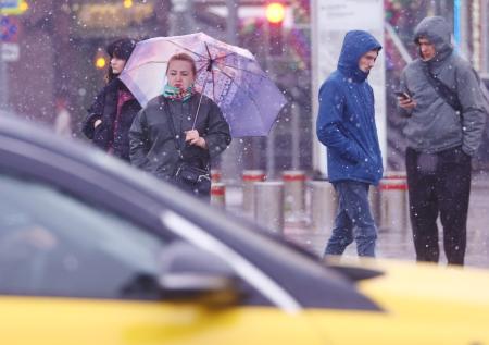 Из-за снегопада москвичам дешевле улететь в Сочи, чем вызвать такси