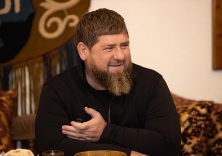 «Блюстителей устава? На передовую!»: Кадыров вступился за бороды у бойцов