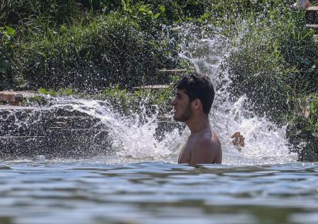 Стало известно, в каких водоемах россиян поджидают опасные бактерии
