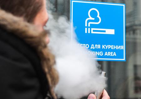 Медики впервые выделили признаки болезни вейперов