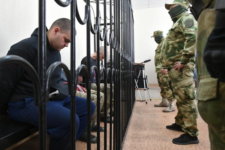 Граждане Великобритании Эйден Эслин и Шон Пиннер (слева направо)