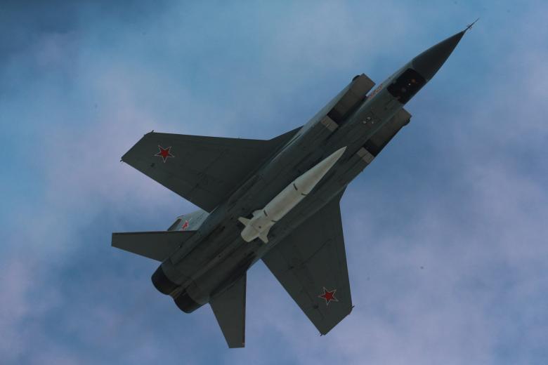 Истребитель-перехватчик дальнего радиуса действия МиГ-31