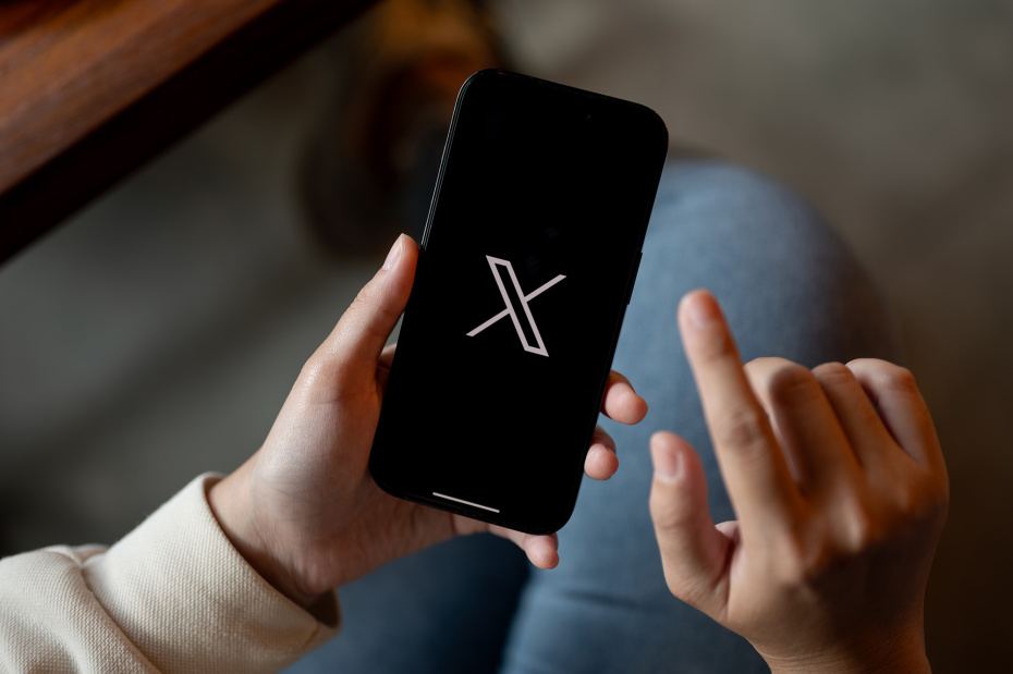 В X появился Адольф Гитлер: кто ведет эту страницу, связана ли она с Канье?