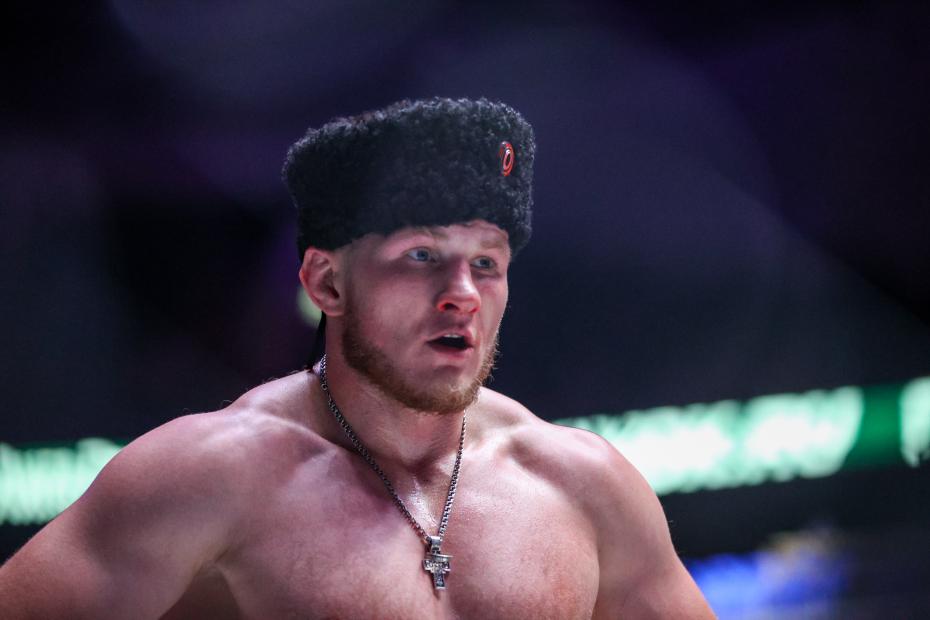 Артем Фролов