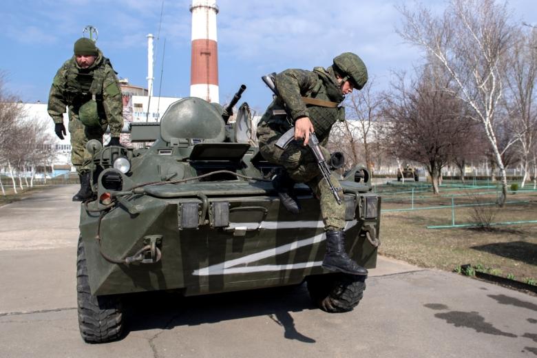 Военнослужащие ВС РФ на территории Запорожской АЭС в Энергодаре