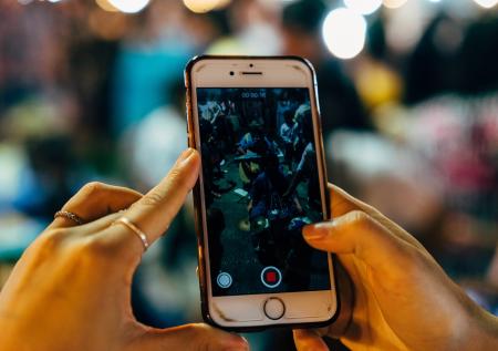 Более 50 детей в Великобритании попали в больницу из-за челленджа в TikTok