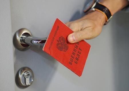 «Расстрельная статья»: в ГД предложили считать продажу военников госизменой