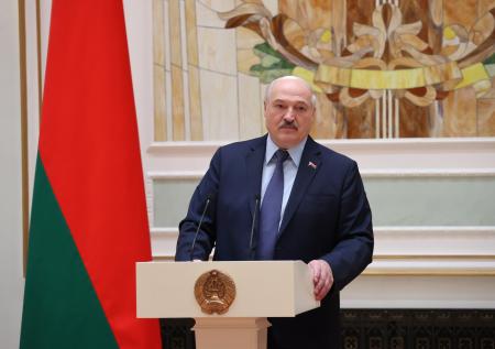 Лукашенко наградил участников спецоперации КГБ на Украине