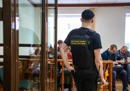 Дело девочки и арест сектантов: подборка самых ярких заседаний за неделю