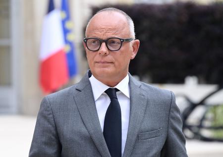 Бывший французский премьер получил конверт с патроном и угрозами