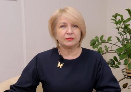 Стала известна судьба депутата, назвавшего общественницу «курицей»