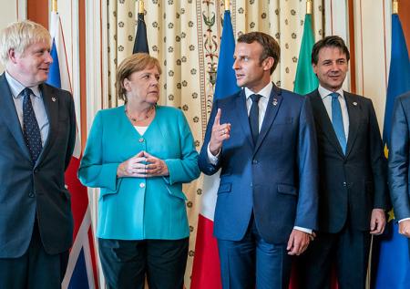 Макрон дал старт саммиту G7 в Биаррице