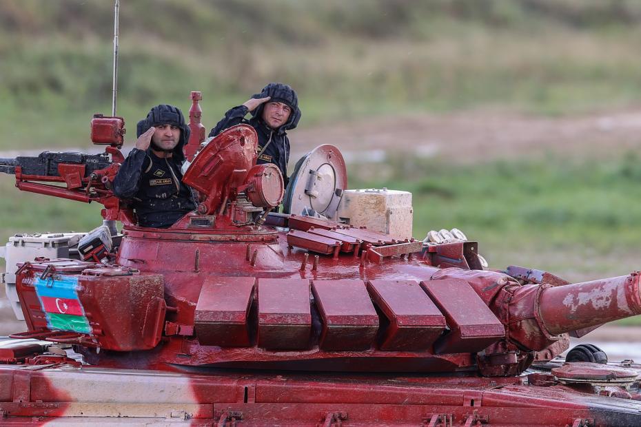 Танк Т-72Б3 команды военнослужащих Азербайджана