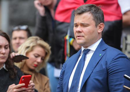 СМИ рассказали об отставке главы офиса президента Украины
