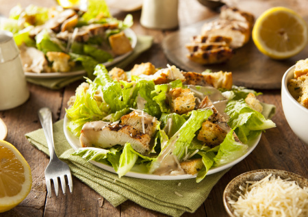 Простой салат цезарь с курицей: пошаговый рецепт