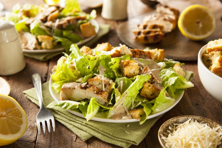 Простой салат цезарь с курицей — пошаговый рецепт с фото от автора