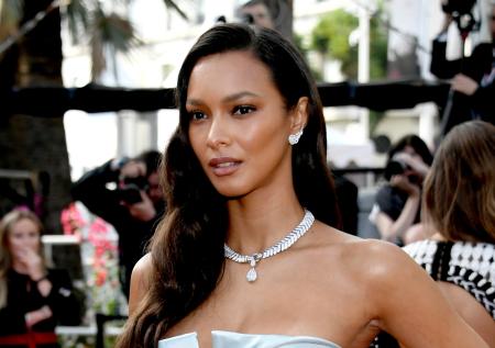 Модель Victoria's Secret поделилась секретами красоты