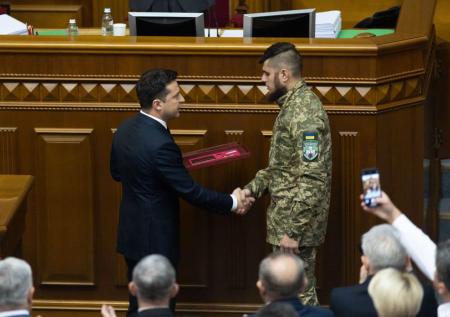 Шутивший о «костях русскоязычных детей» солдат стал Героем Украины