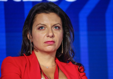 «Мы его ждем»: Симоньян заменила впавшего в кому Кеосаяна в эфире НТВ